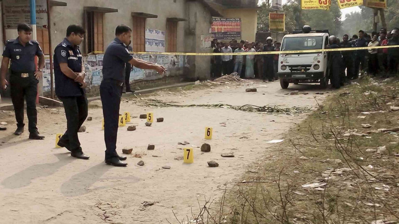 Tre anni di orrori e intolleranza