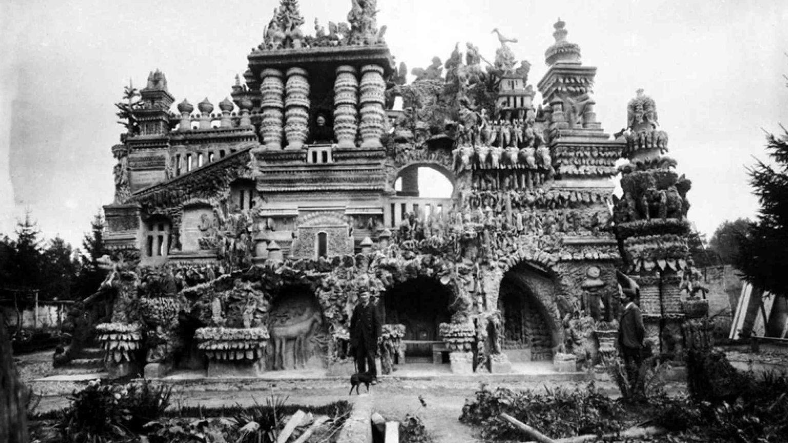 Monsieur Cheval, il postino che costruì il palazzo dei sogni