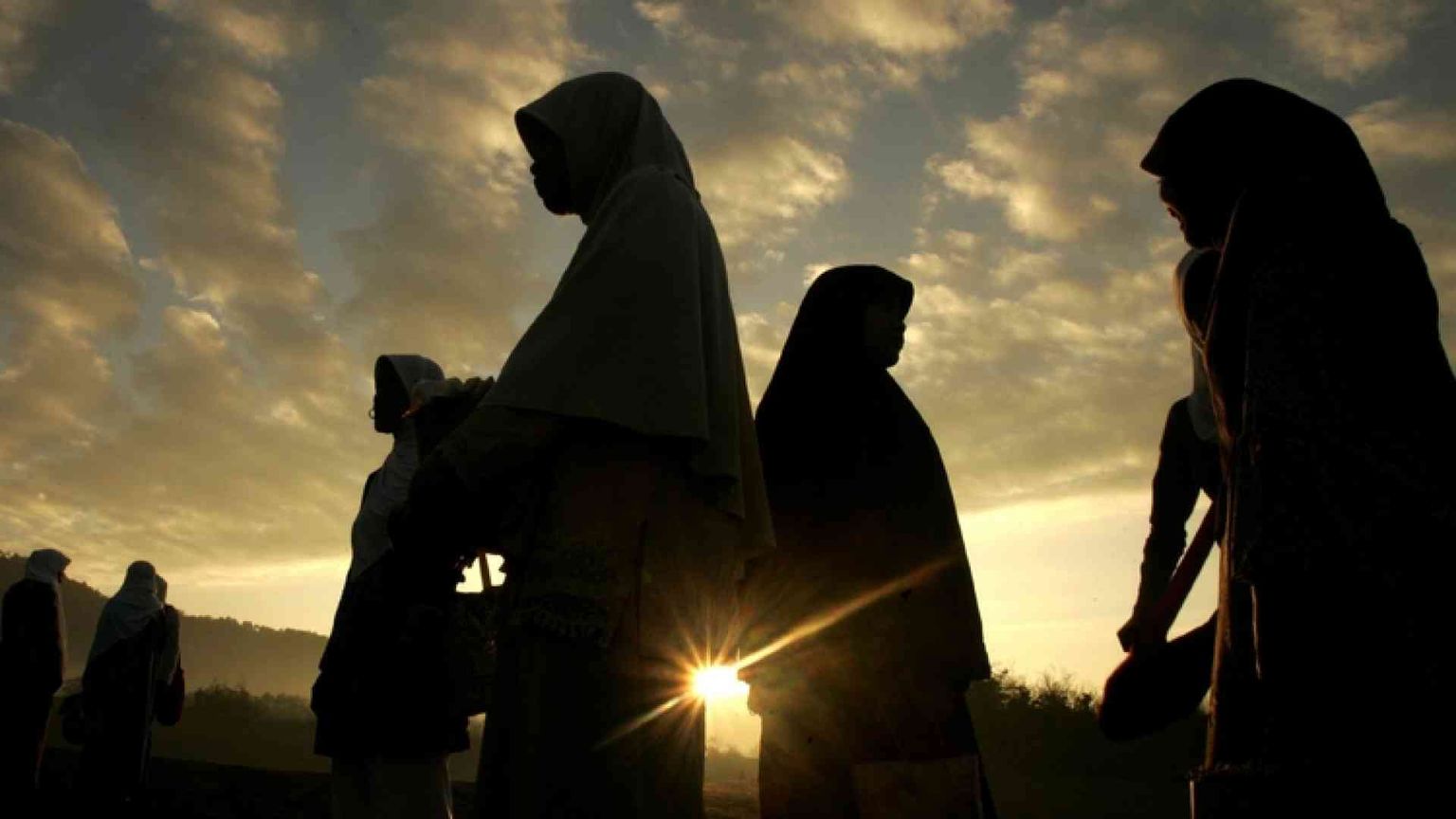 Burkini e velo alle donne: non è una storia cristiana