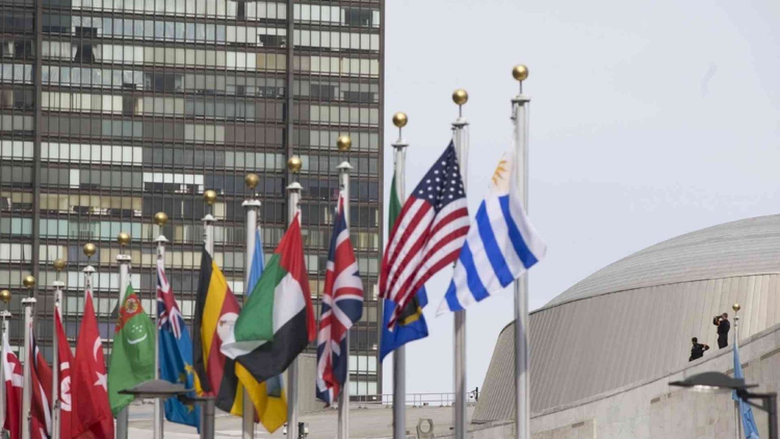 Migranti, Renzi: dalla Ue solo parole