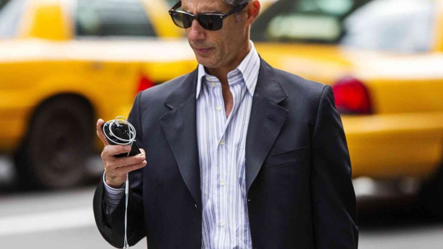 Stop al roaming nella Ue «Senza limiti» dal 2017