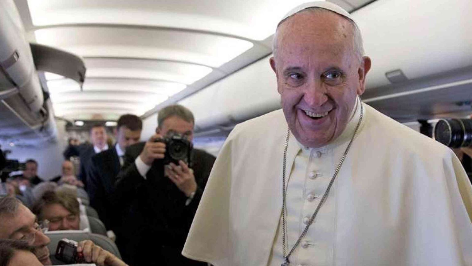 «Il gender a scuola è una cattiveria Ma gay e transessuali vanno accolti»