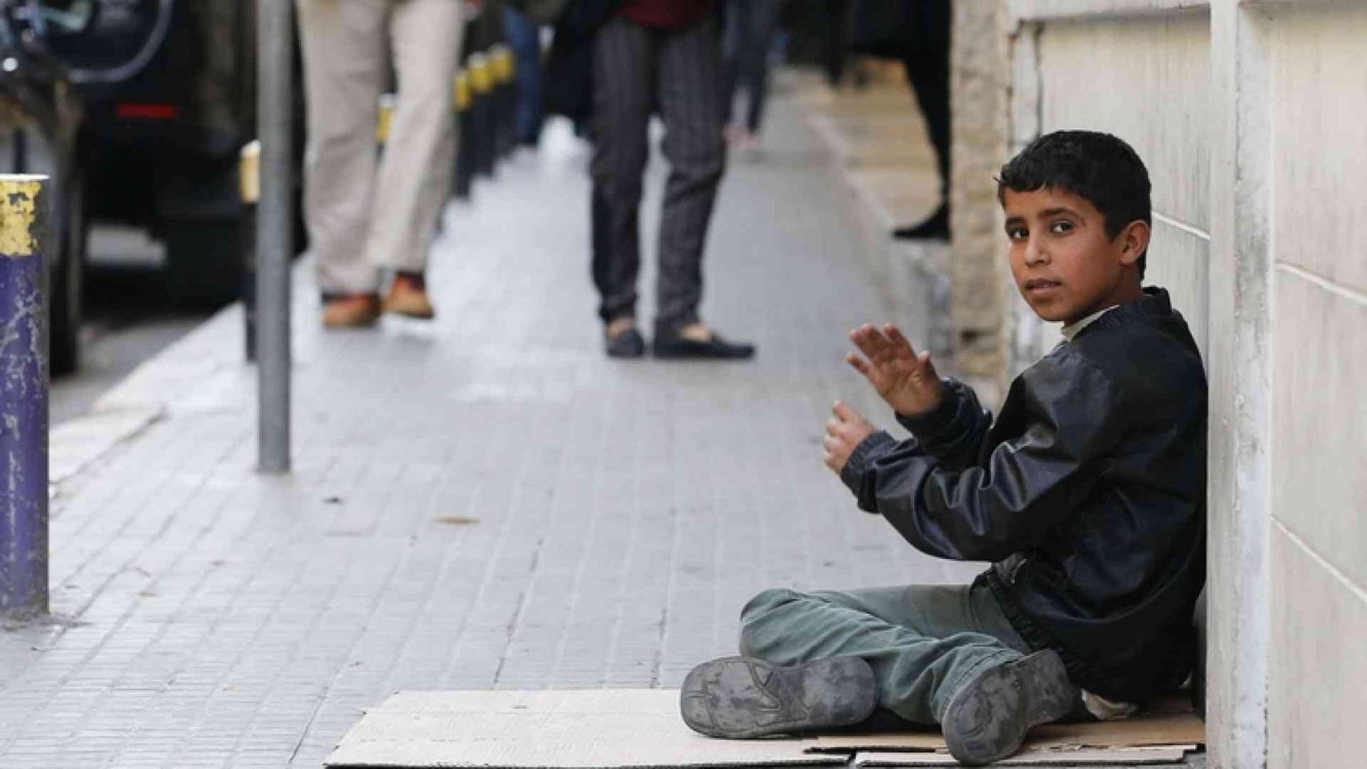 A Beirut in strada con gli sciuscià siriani