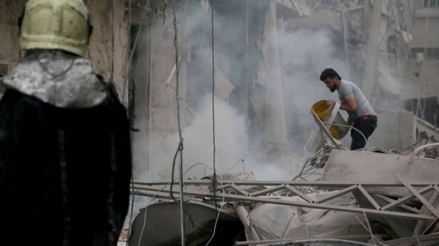 Aleppo, sospesi i bombardamenti