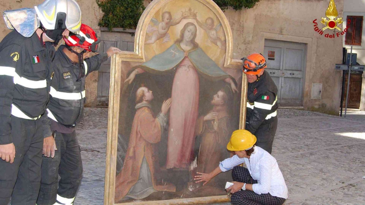 «Ci sono danni per miliardi ma restaurare è possibile»