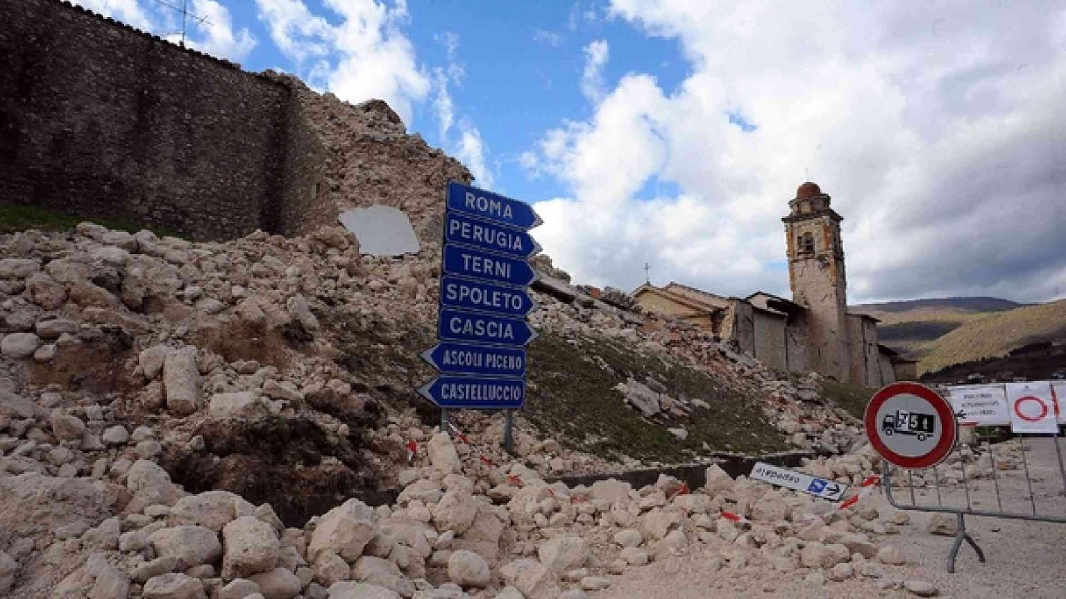 La terra trema ancora. Il ministro: scuola garantita a tutti