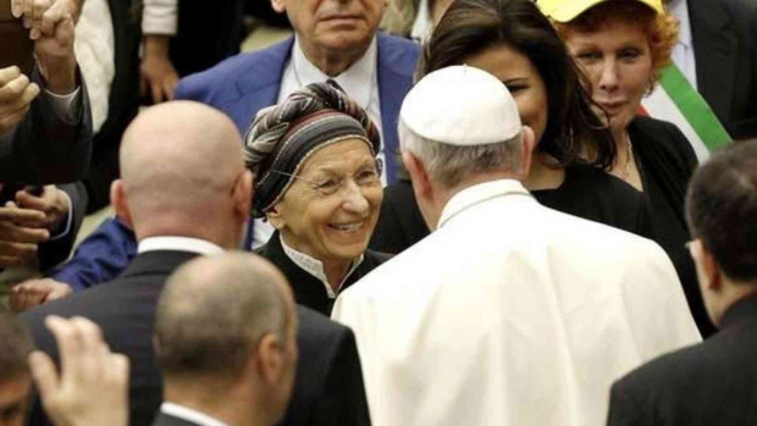 Il Papa riceve Emma Bonino: al centro l'accoglienza dei migranti