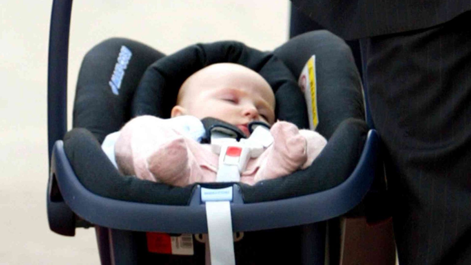 Continua il calo delle nascite. Sempre più donne non diventano madri