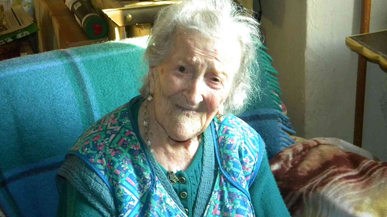 Compie 117 anni Emma, la donna più anziana del mondo