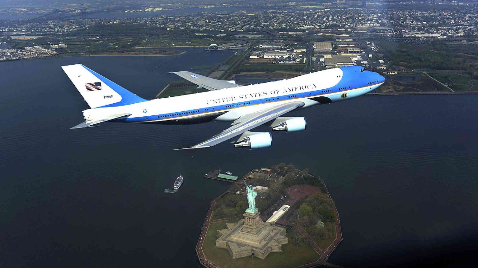 Da Trump stop all'Air Force One: «Costa troppo»