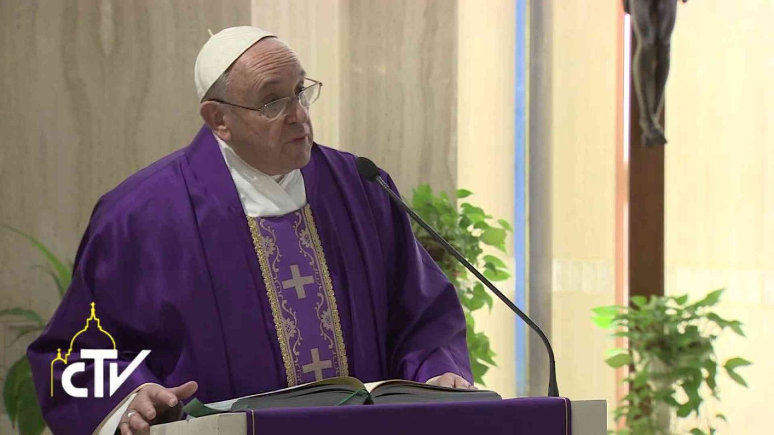 Papa: rigidità e mondanità, un disastro per i sacerdoti