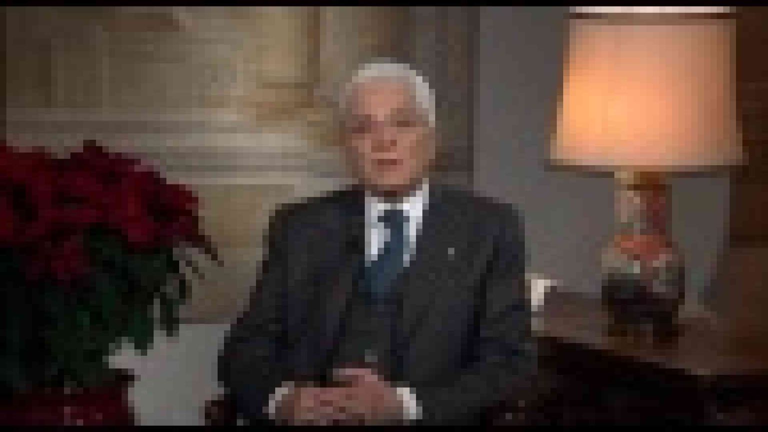 Mattarella: Priorità resta il lavoro. Al voto solo con regole chiare