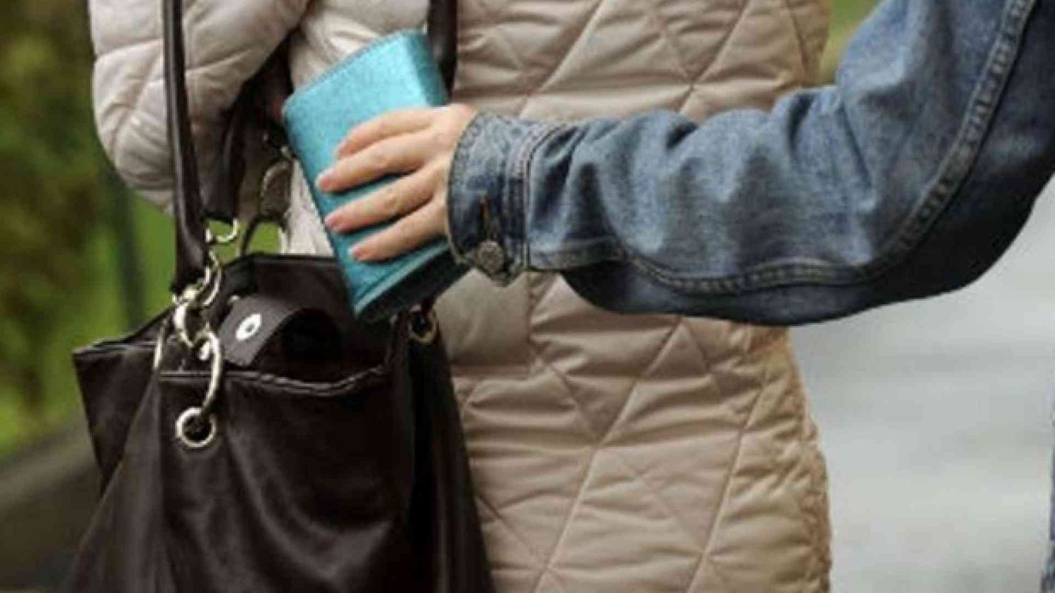 Dalla gomma bucata alle monetine gettate a terra