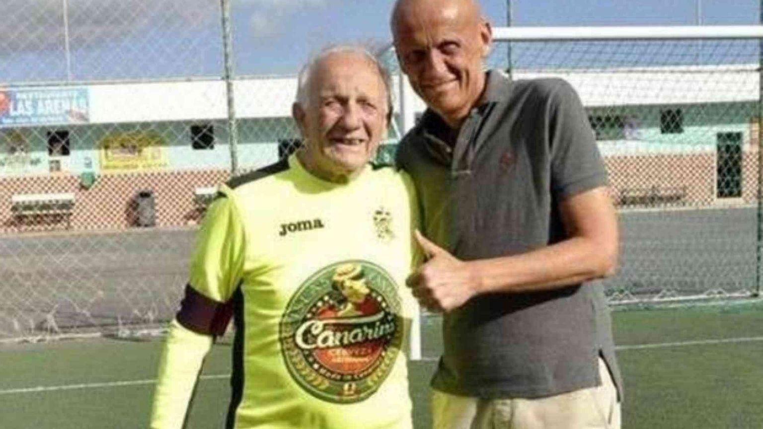 Lascia lo sport a 82 anni il portiere più anziano del mondo