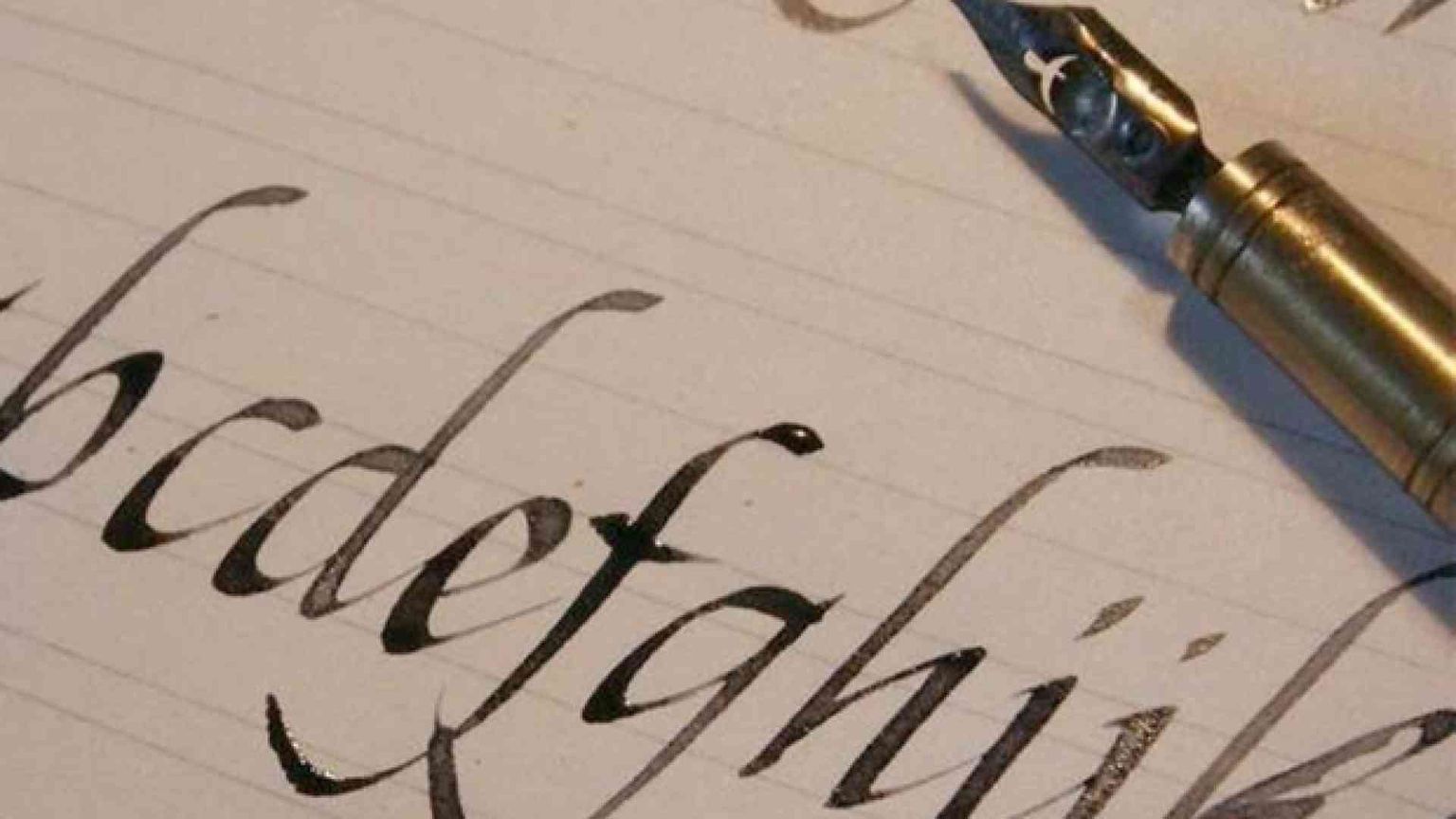 Calligrafia, il corsivo non si cancella