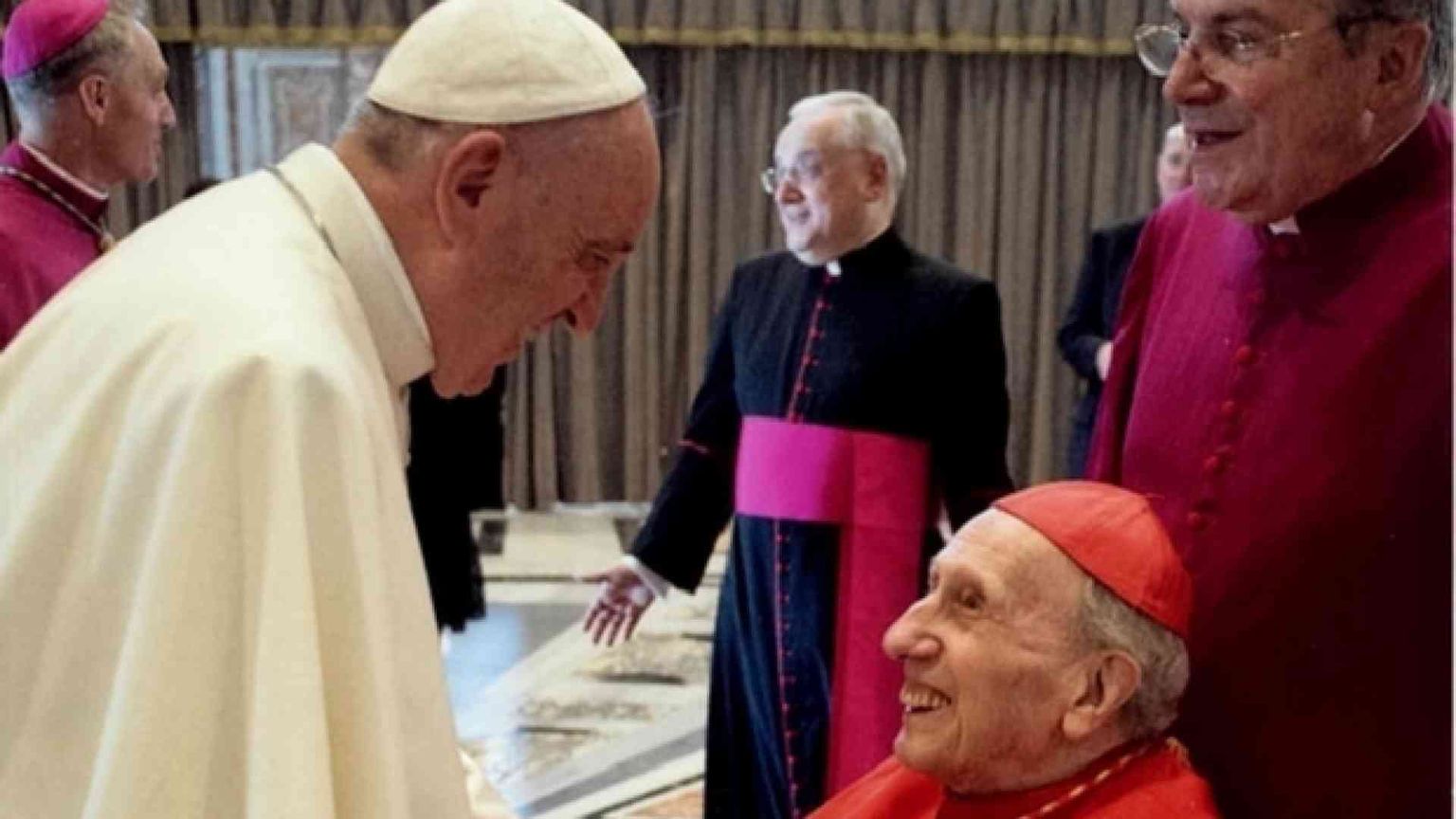 Il saluto del Papa al 94enne cardinale amico