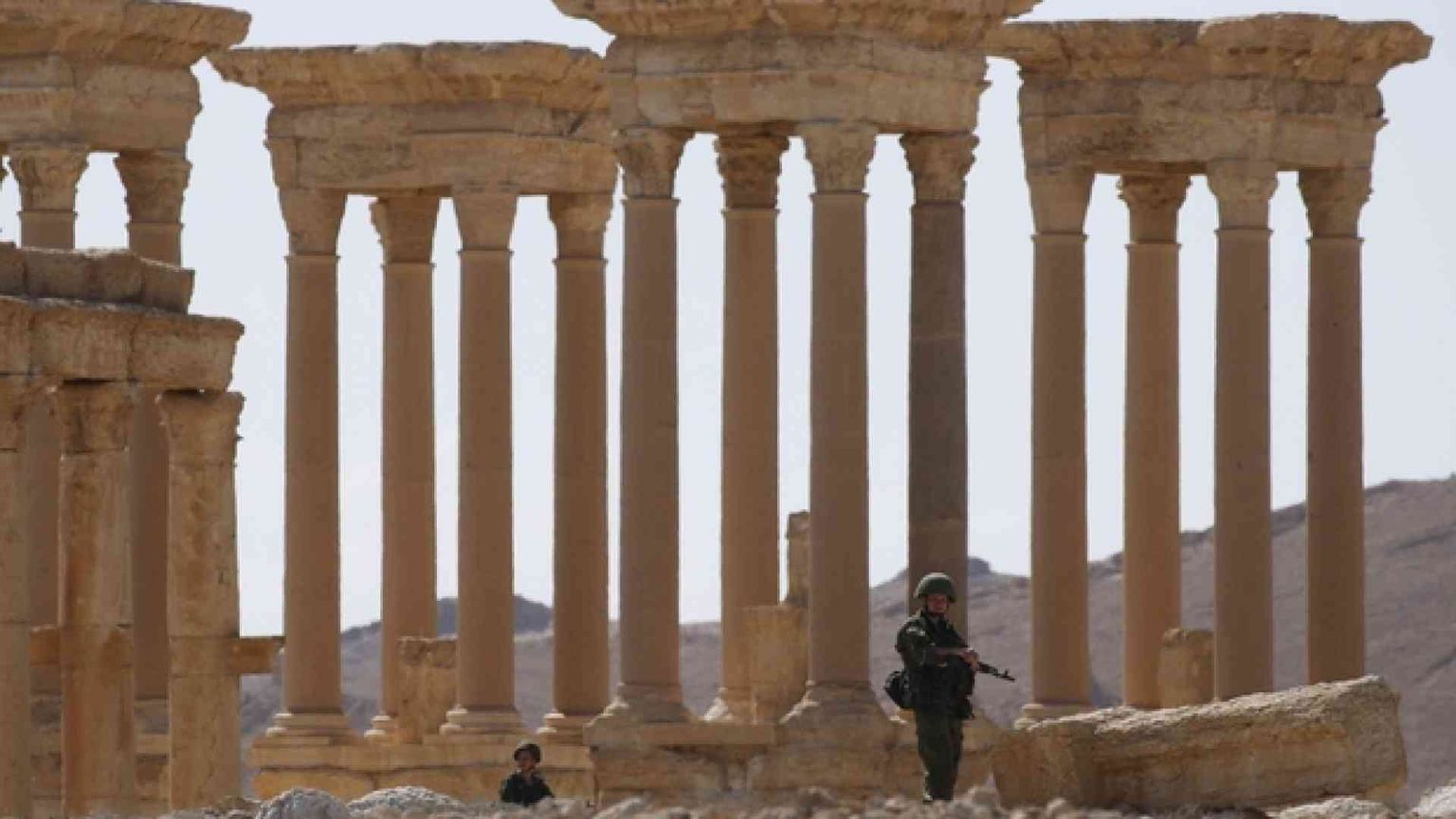 Lo sfregio dei jihadisti a Palmira: devastati tesori archeologici