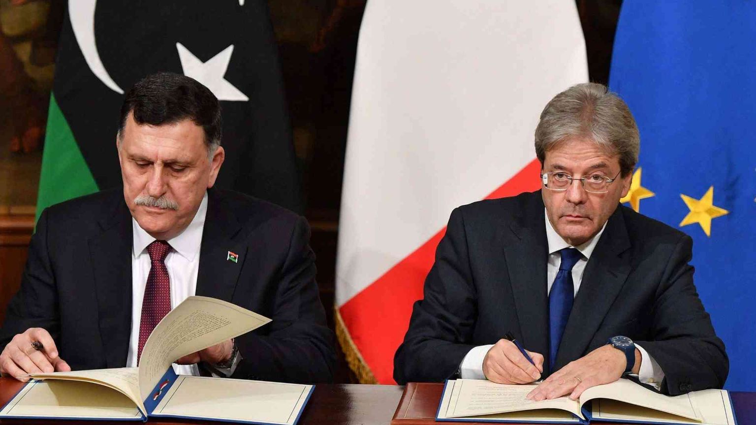 Accordo tra Italia e Libia per fermare il traffico dei migranti