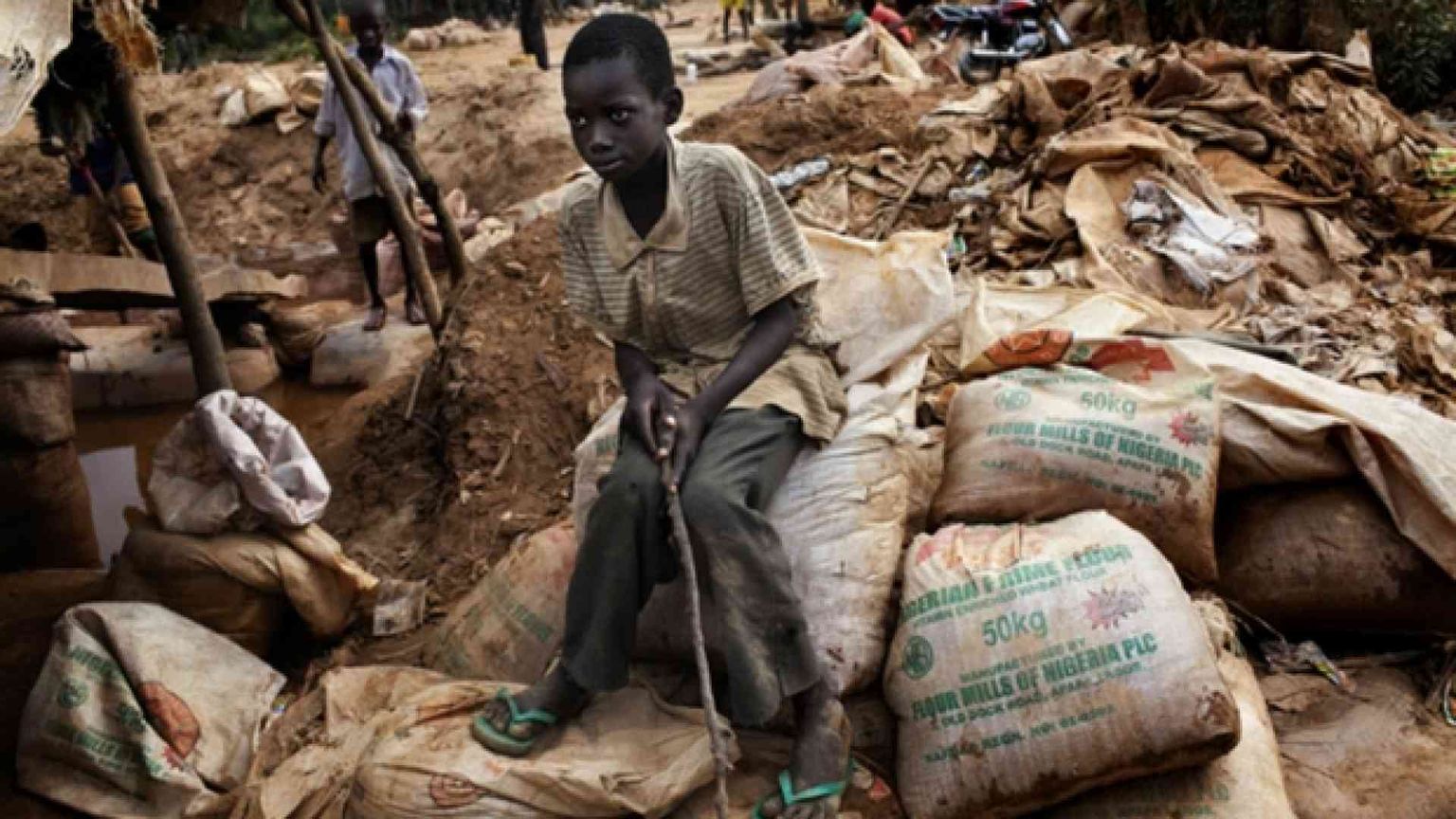 Il Papa: minori schiavi, debellare questo crimine vergognoso