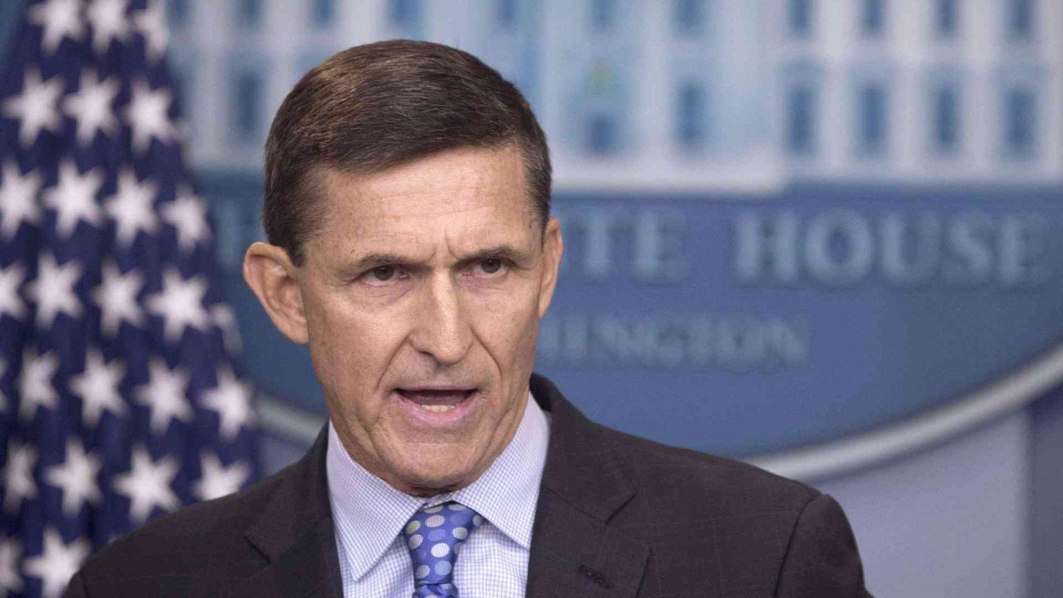 Si dimette il consigliere per la sicurezza di Trump. «Ricattabile da Mosca»