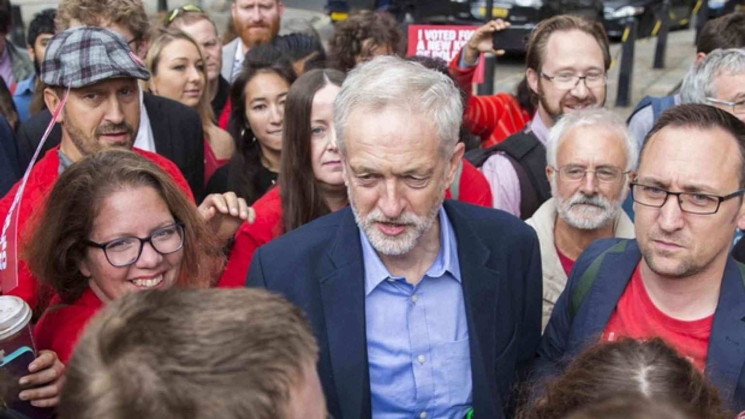 Partito diviso e leader in crisi, Laburisti senza riferimenti