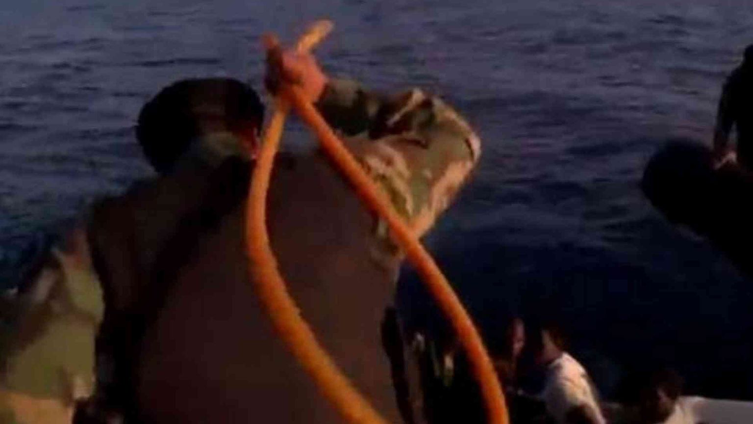 Migranti frustati: Msf svergogna la guardia costiera libica