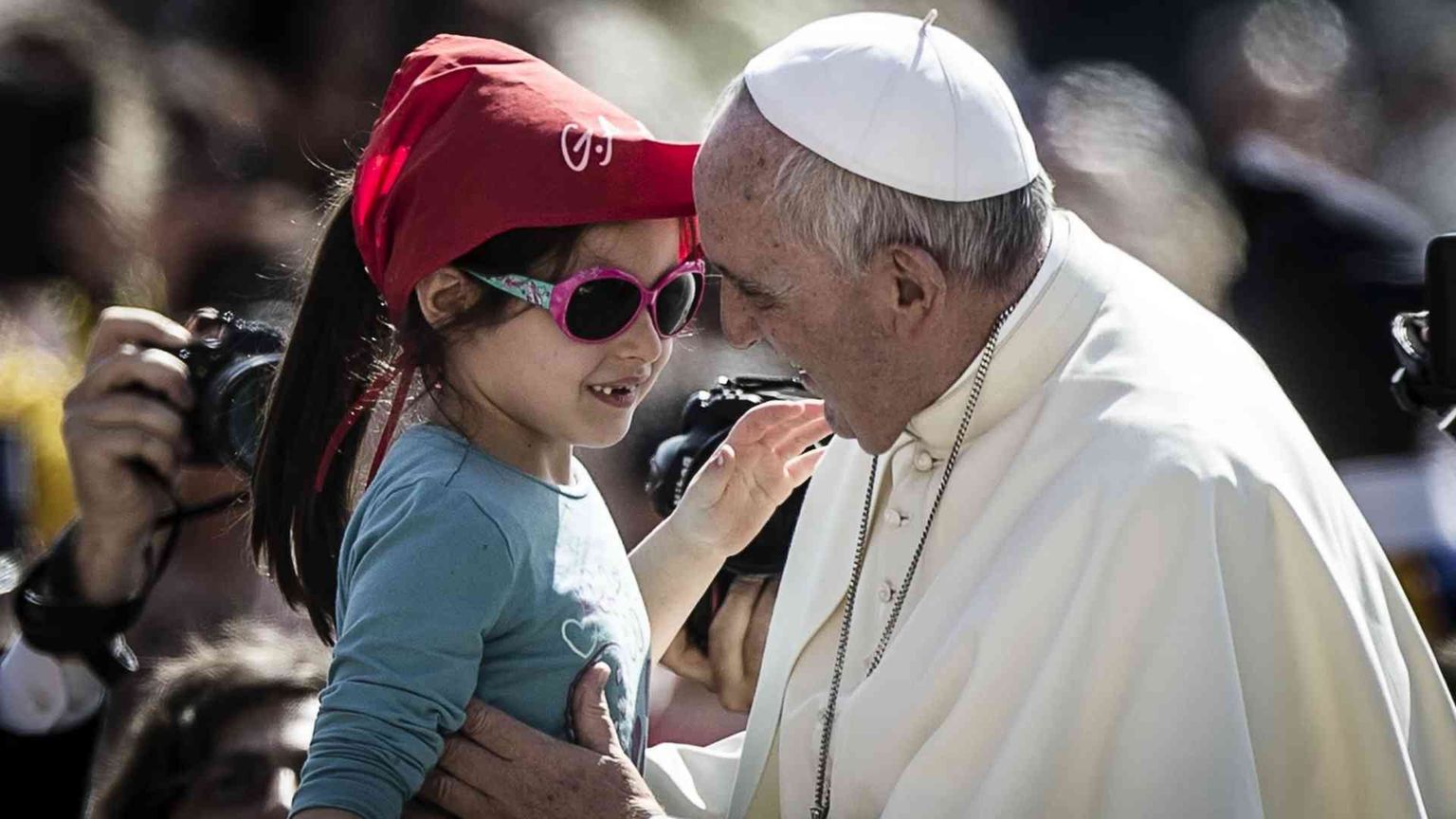 Papa: 1000 bambini muoiono ogni giorno per malattie legate all'acqua