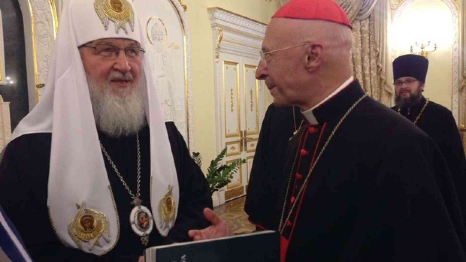 Bagnasco incontra Kirill: «La cultura, via ecumenica»