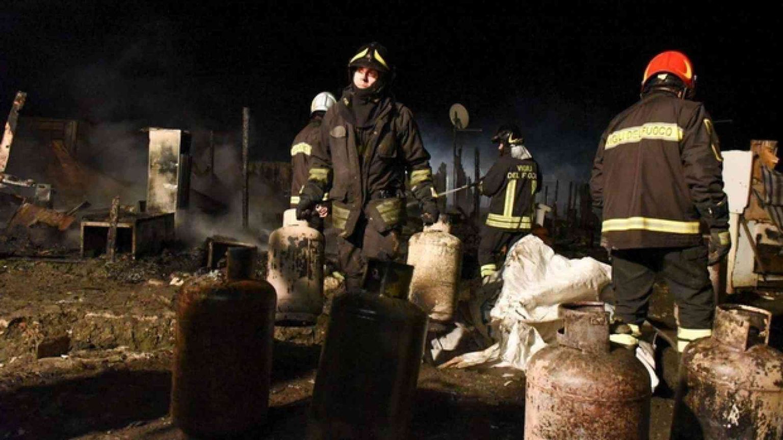 Incendio al Ghetto di Rignano, chi sono i due morti