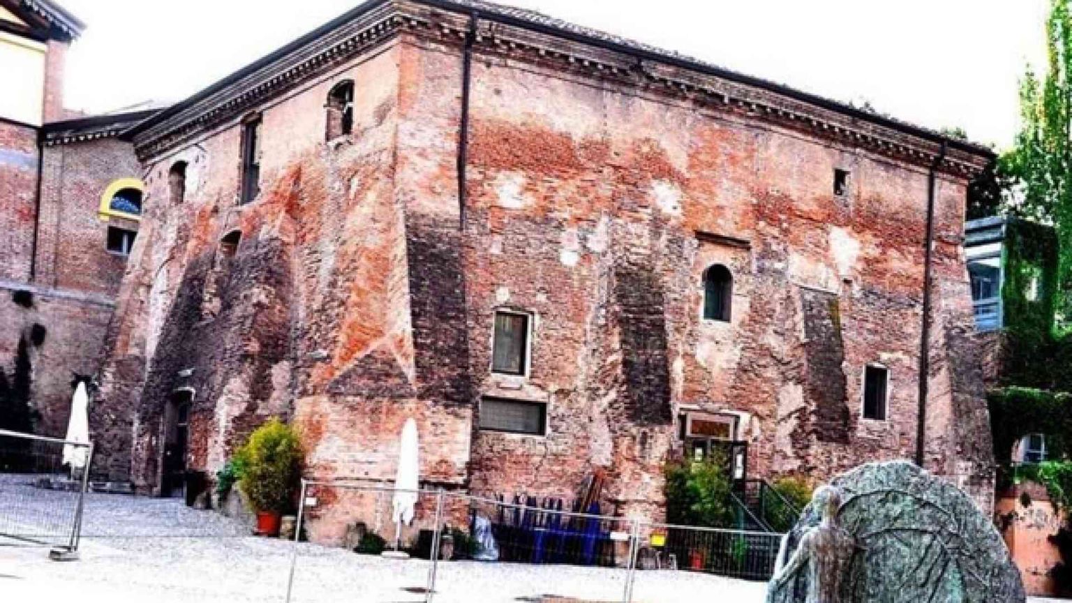 Le oscenità su Cristo dell'Arcigay: archiviare non si può