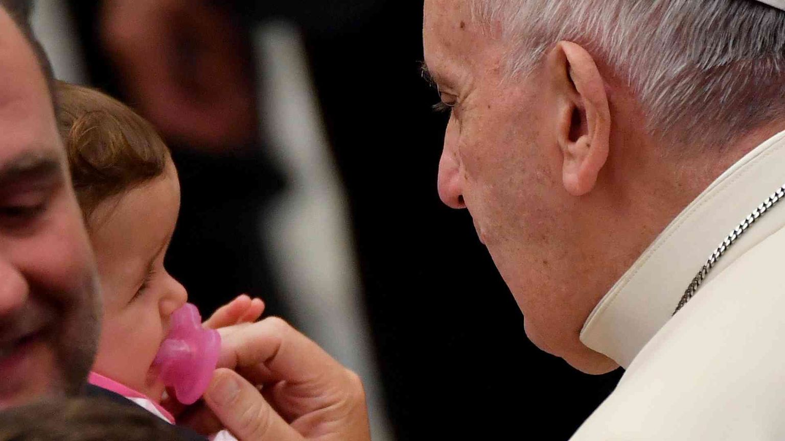 Francesco, da quattro anni il «Papa della gente»