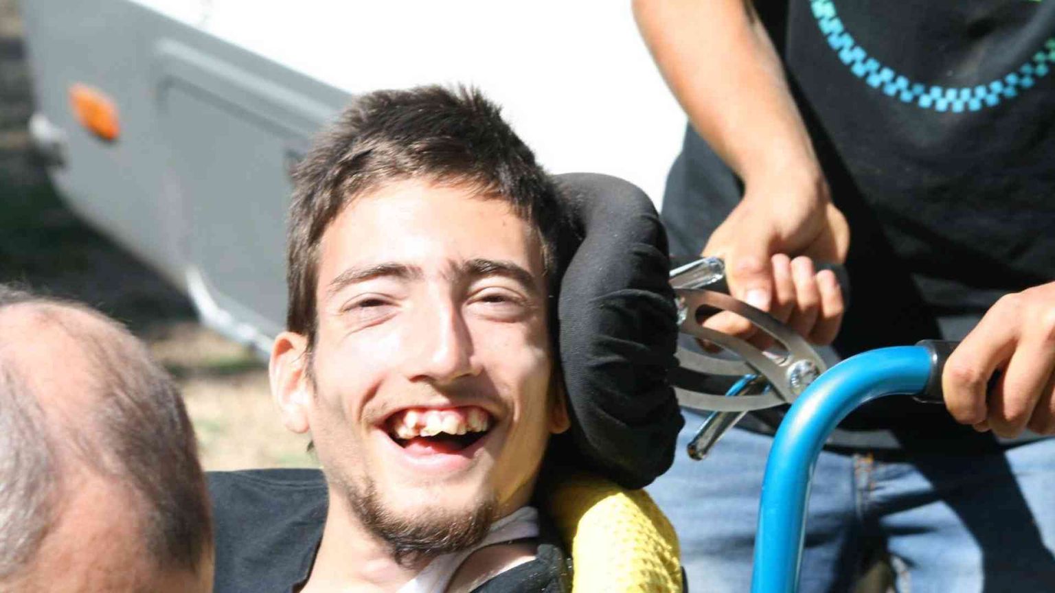 «Dj Fabo, non andare a morire»