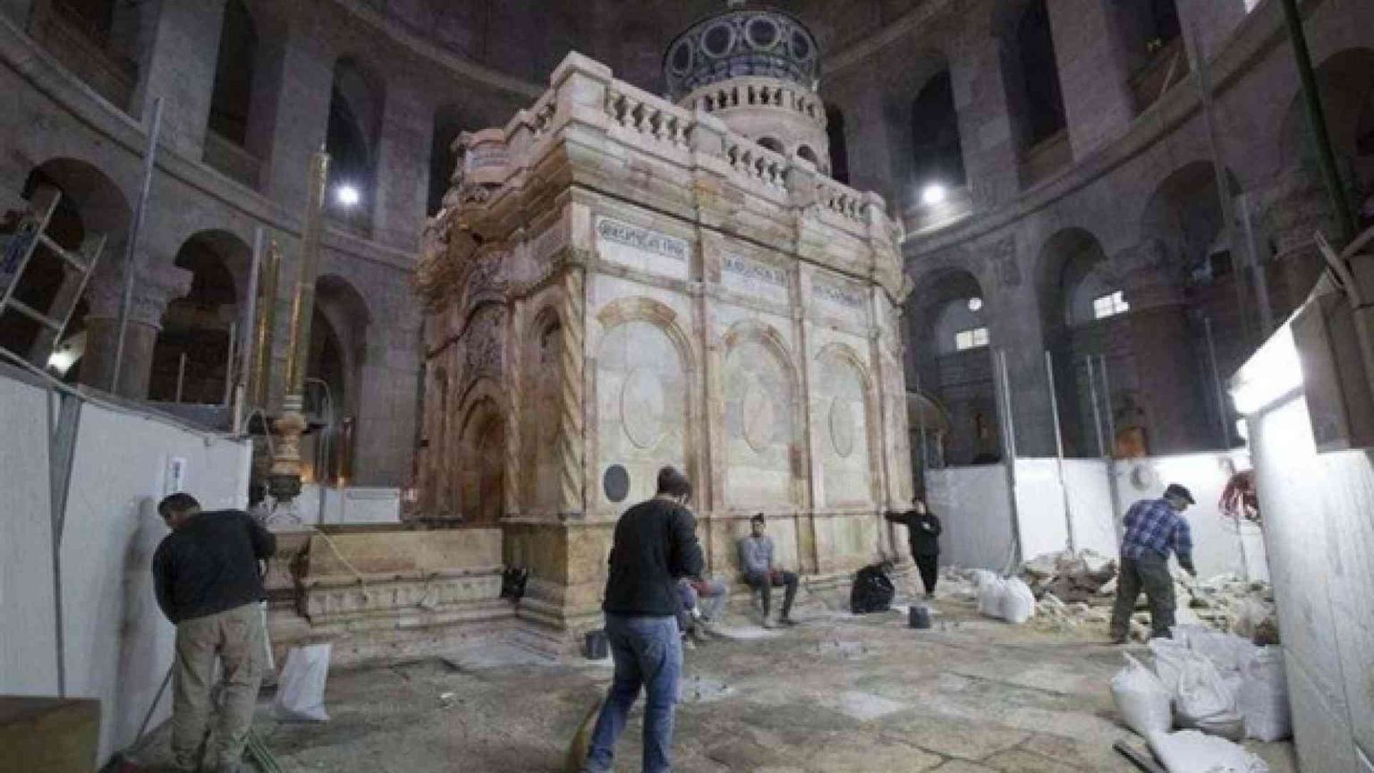 Restaurata l'Edicola del Santo Sepolcro, custodisce la tomba di Gesù