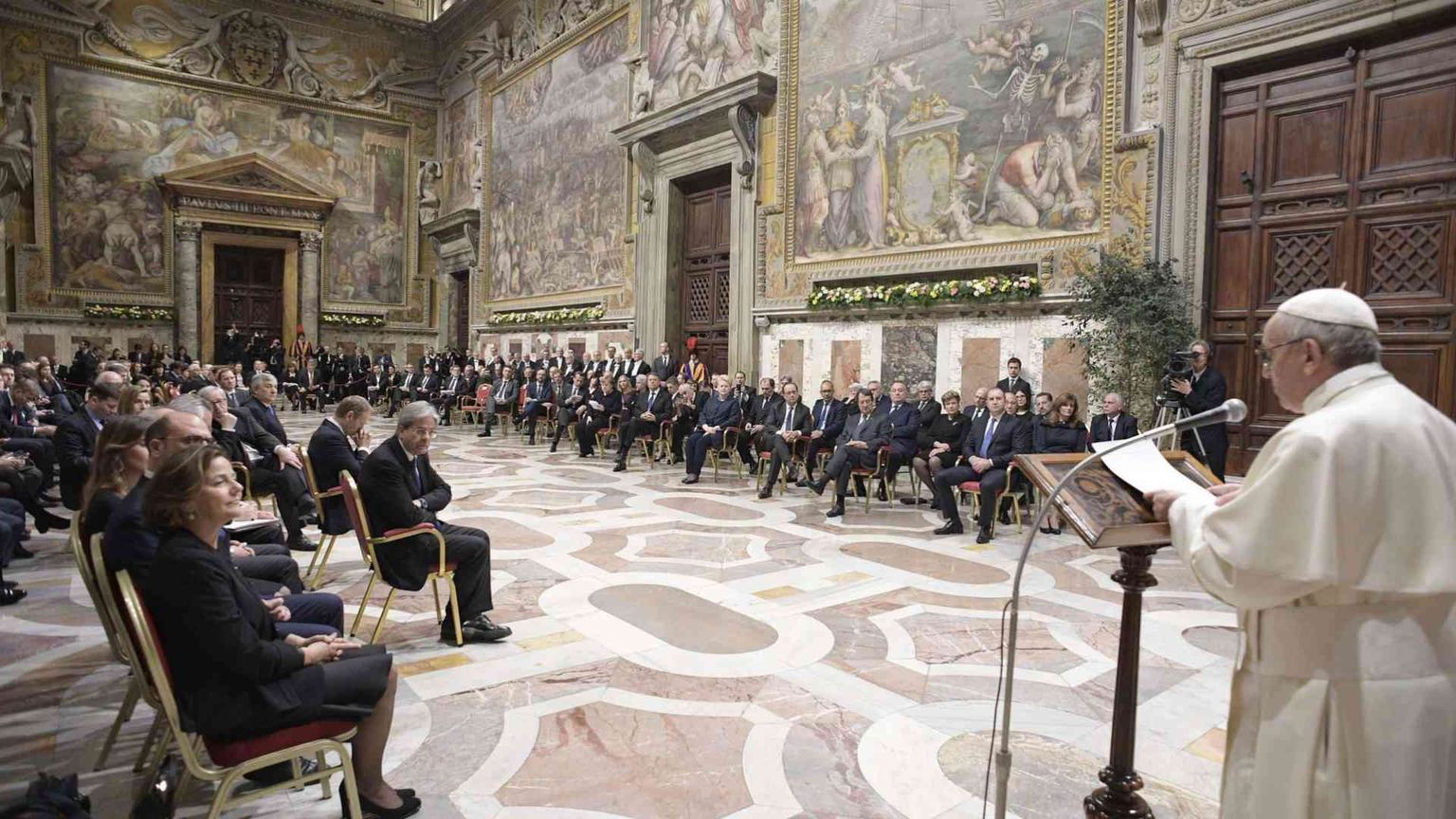 Il Papa all'Europa: investire nella vita, nella famiglia, nei giovani