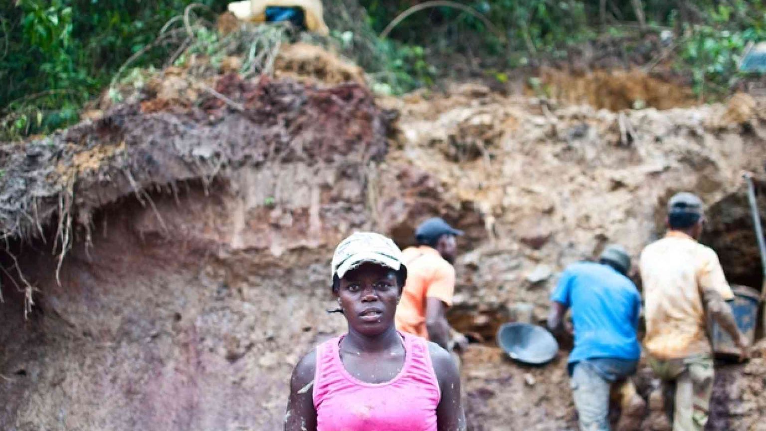 Ventimila contadini fermano la miniera d'oro