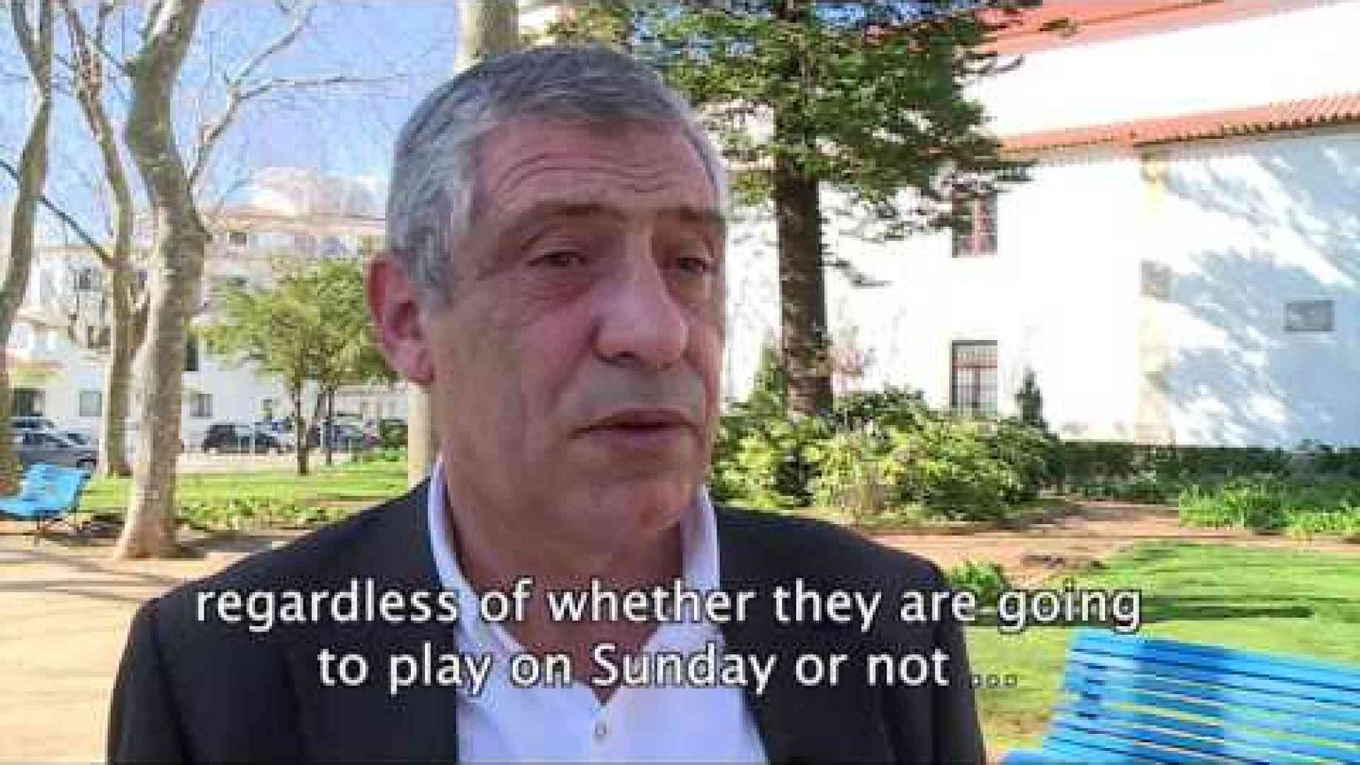 Santos, Ct del Portogallo: accompagniamo i giovani, in campo e fuori