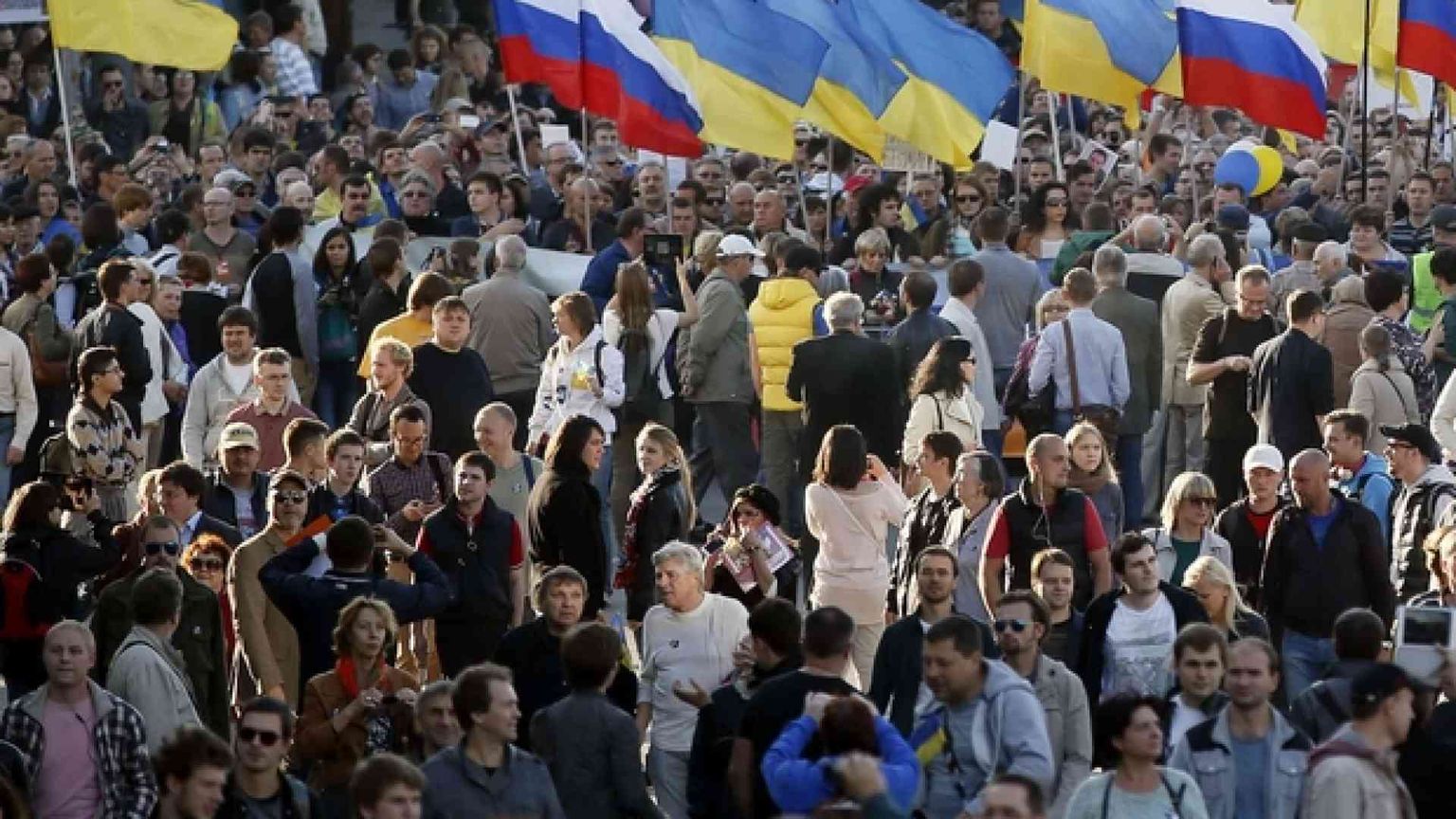 Lo Zar, le proteste e la tentazione facile dell'«infiltrazione esterna»