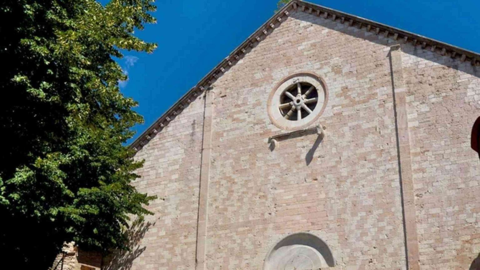 Il nuovo santuario di San Francesco. Con la reliquia del mantello
