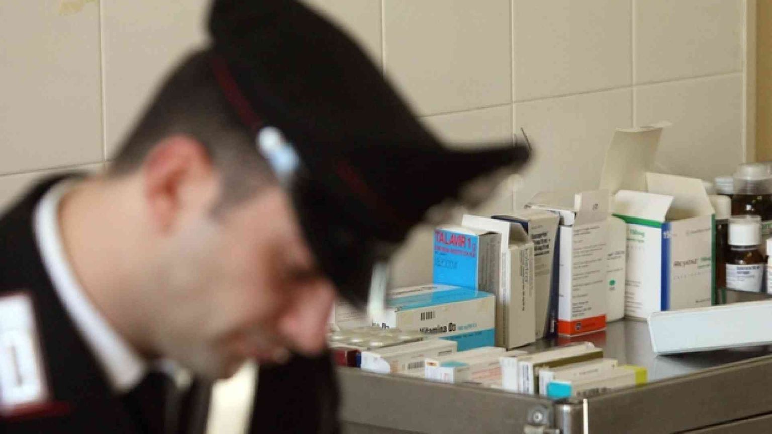 Corruzione e riciclaggio nel farmaco, 19 arresti fra medici e imprenditori