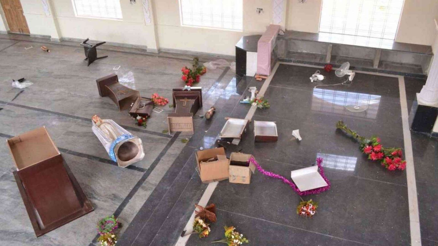 Atti di riparazione dopo la profanazione della chiesa della Madonna di Fatima