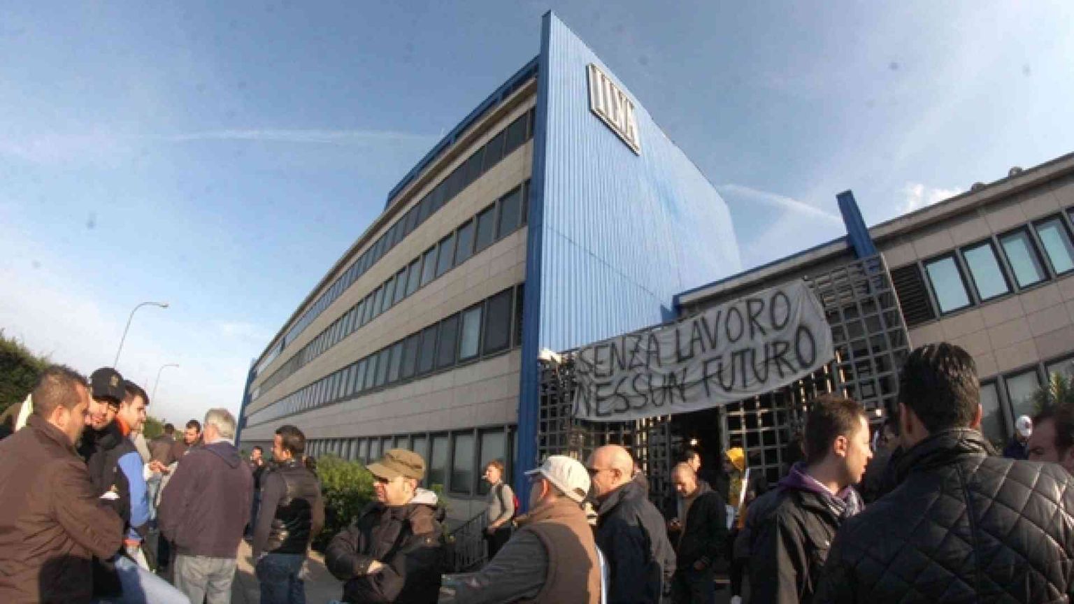 Esuberi all'Ilva, i sindacati da Gentiloni