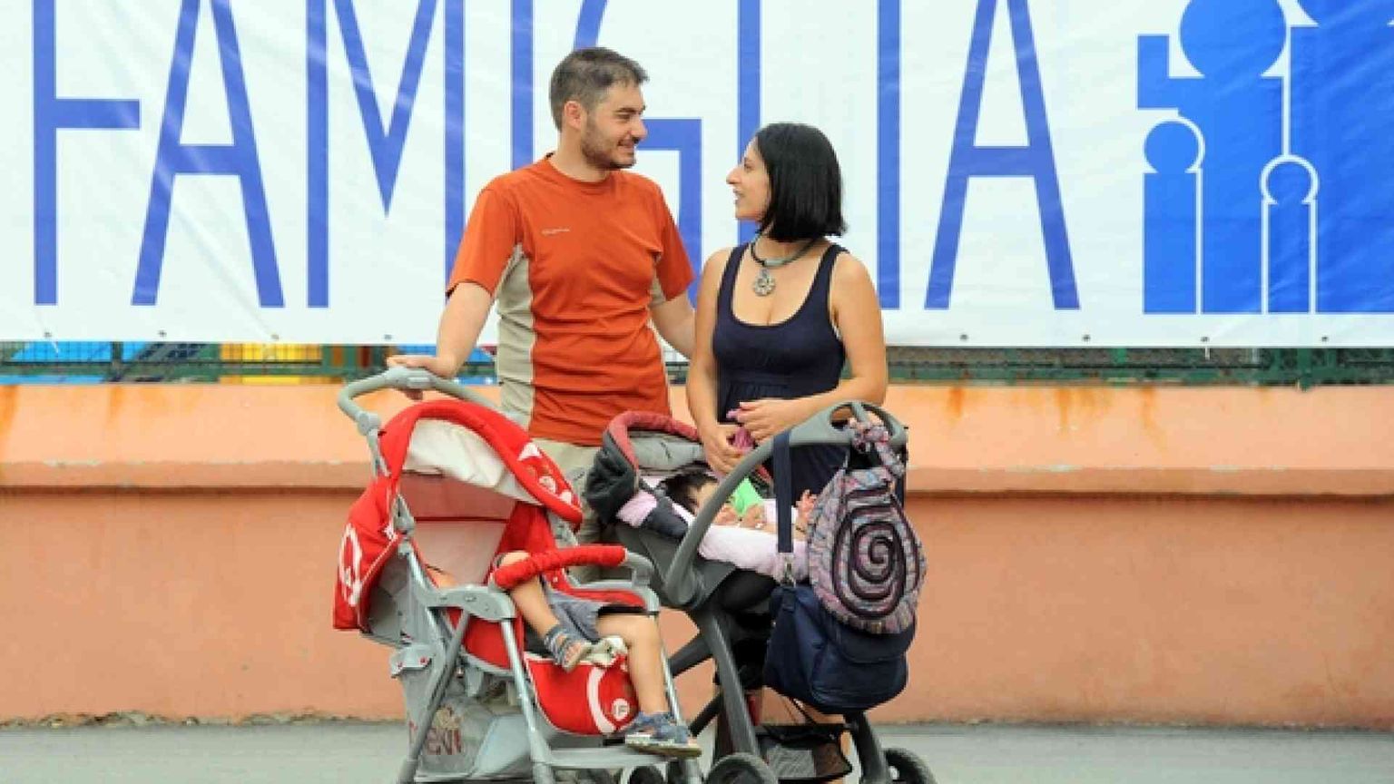 Il Papa: l'Europa consideri la famiglia il tesoro più prezioso