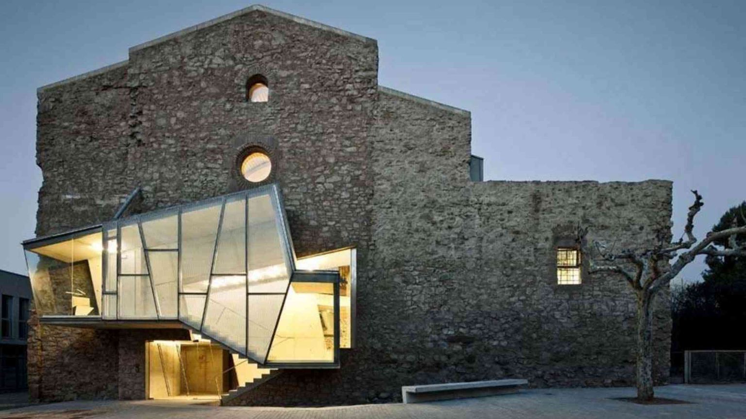 Costruire e rinnovare chiese per abitare l'attualità