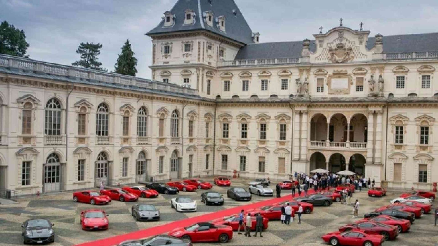 Torino apparecchia la grande festa dell'automobile