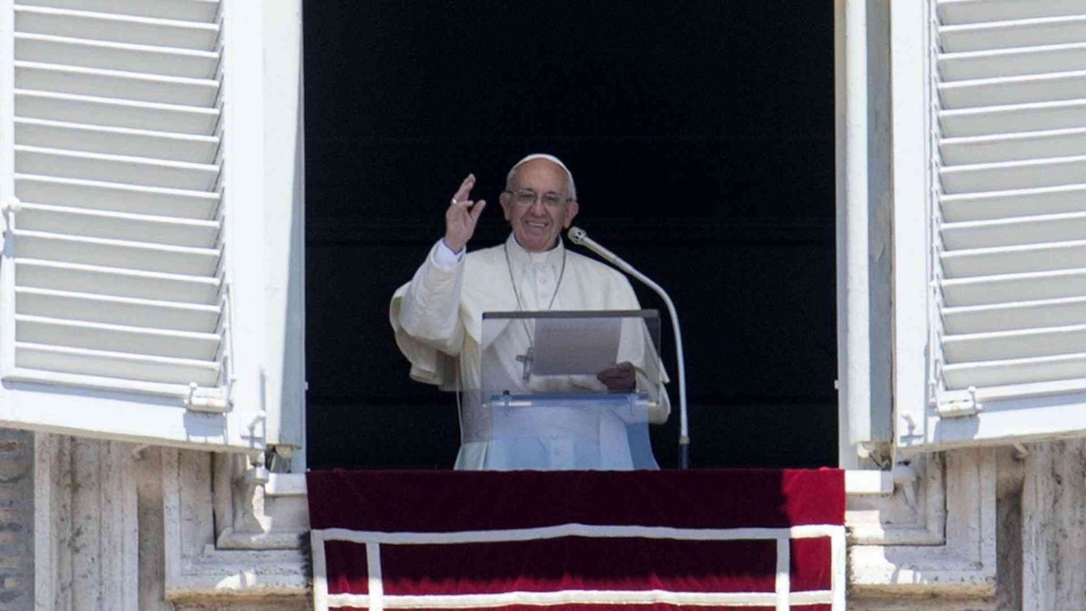 Il Papa: dobbiamo stare dalla parte dei rifugiati