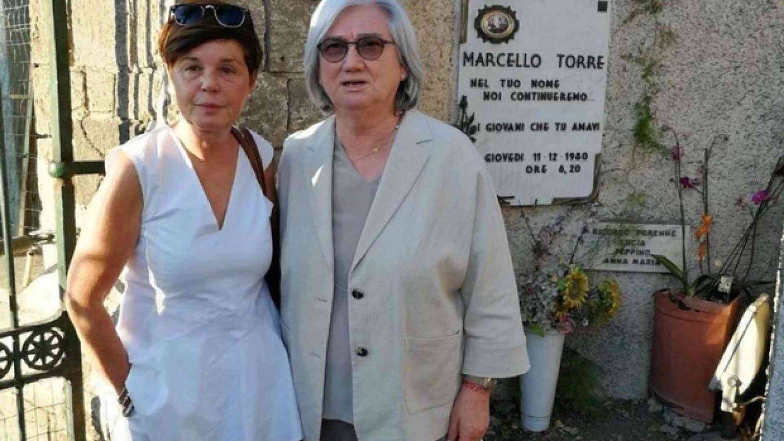 Rosy Bindi sul luogo dell'omicidio di Marcello Torre dopo il furto oltraggioso