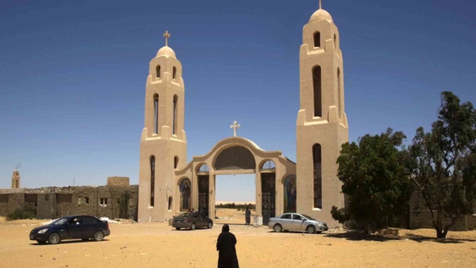 Il bimbo sopravvissuto alla strage di Minya: «Così hanno ucciso mio padre»