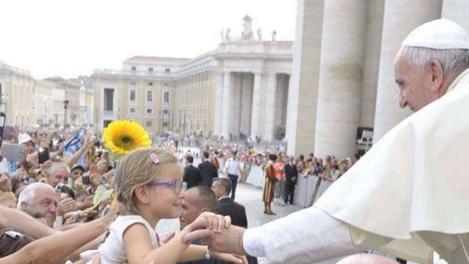 Domenica l'Obolo di San Pietro. Galantino: donare per aiutare il Papa