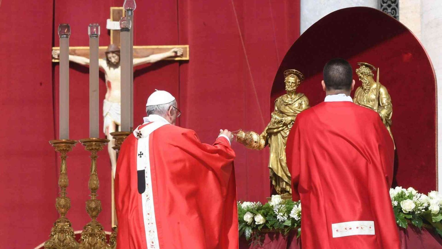 Il Papa: nei momenti bui la preghiera ci fa superare le prove