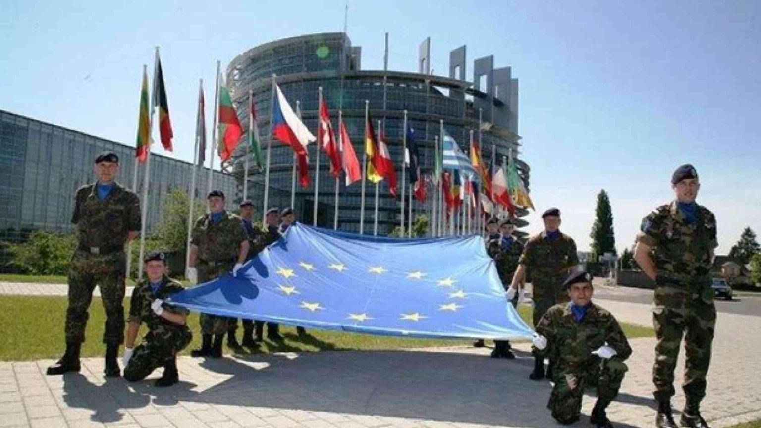 La Germania scalda i motori della difesa comune